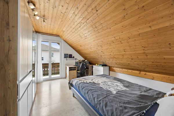 Freistehendes EFH mit 6.5 Zimmer und viel Umschwung 7