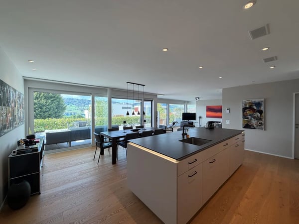 4.5-Zimmerwohnung mit Seesicht in Meisterschwanden 3