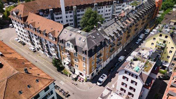 Stilvoll frisch renovierte 3-Zimmer-Wohnung im Herzen von Zürich-Wiedikon 1