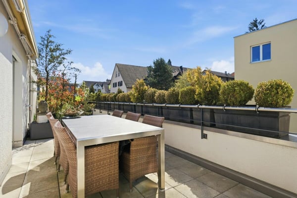 Über den Dächern von Dielsdorf: Luxuriöses Attika-Juwel mit Weitblick vor den Toren Zürichs 12