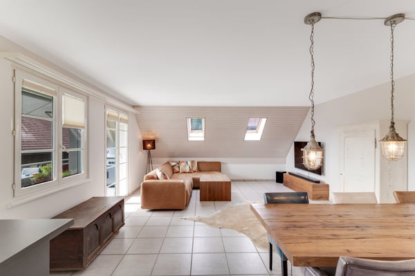 5.5-Zimmer-Maisonette-Traum: Rückzugsort mit Aussicht in Dinhard 5