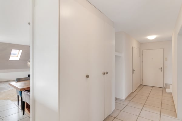 5.5-Zimmer-Maisonette-Traum: Rückzugsort mit Aussicht in Dinhard 12