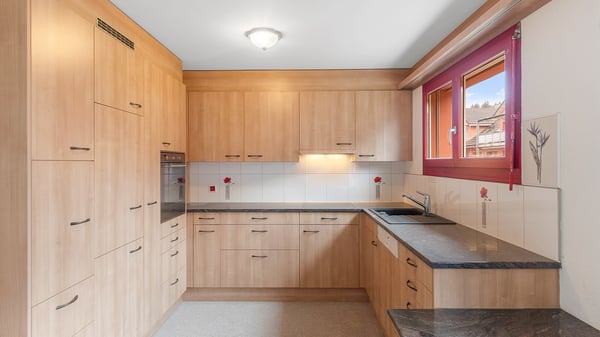 Grosszügige Wohnung an ruhiger Lage - mit Balkon & Cheminée 4