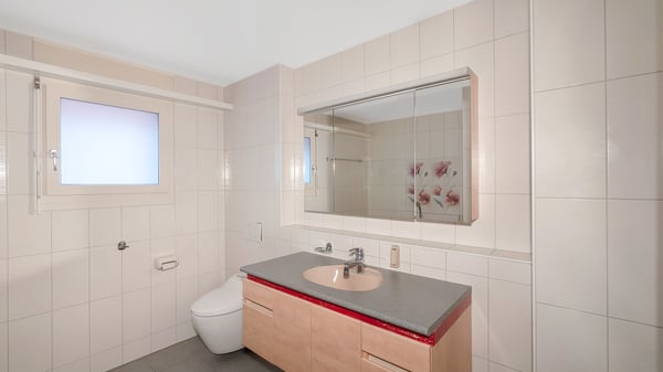 Grosszügige Wohnung an ruhiger Lage - mit Balkon & Cheminée 11