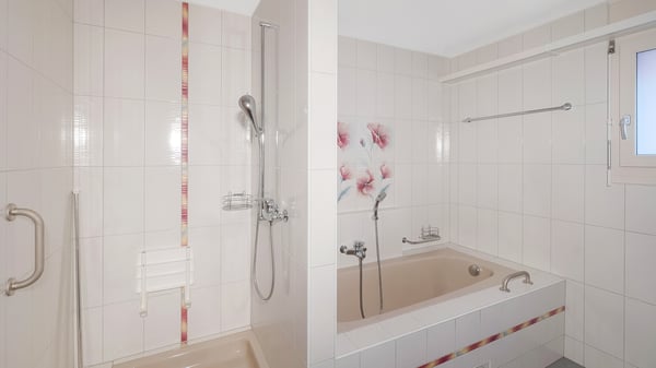 Grosszügige Wohnung an ruhiger Lage - mit Balkon & Cheminée 10