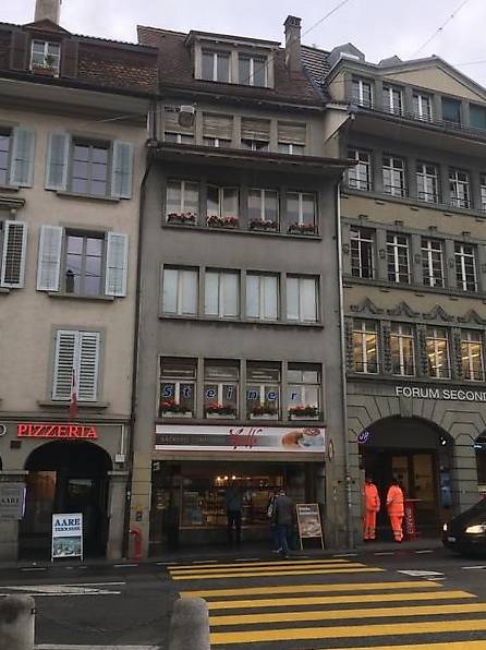 Kaffee und Laden im Zentrum von Thun 1