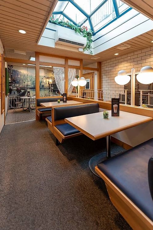 Kaffee und Laden im Zentrum von Thun 4