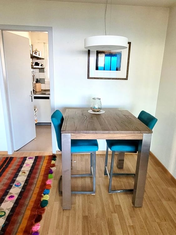 Charmante 4.5-Zimmer-Wohnung mit See und Bergblick in Heiligenschwendi 7