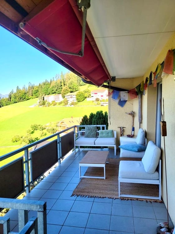 Charmante 4.5-Zimmer-Wohnung mit See und Bergblick in Heiligenschwendi 10