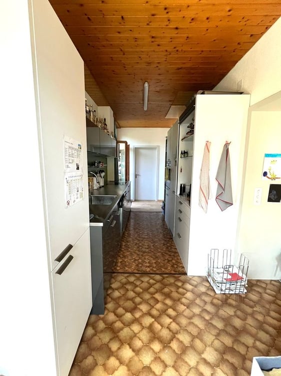 Wohnung mit Elektroladestation 4.5-Zimmer-Wohnung mit grosser Terrasse 5