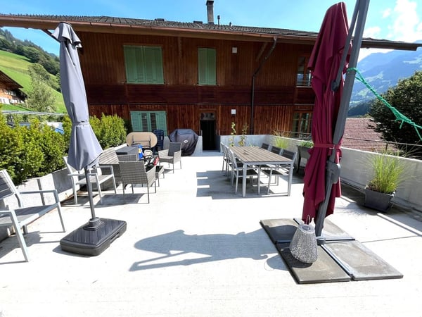 Wohnung mit Elektroladestation 4.5-Zimmer-Wohnung mit grosser Terrasse 1