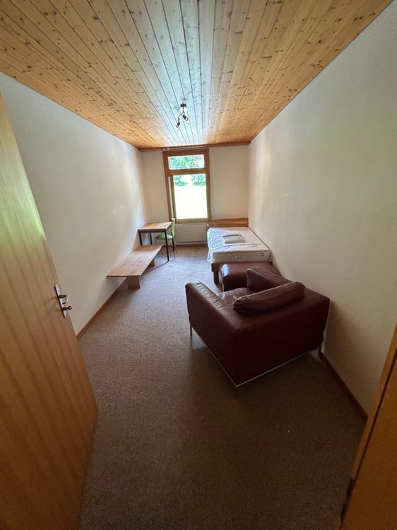 Ruhiges Einzelzimmer im Herzen von Erlenbach im Simmental Kanton Bern 5