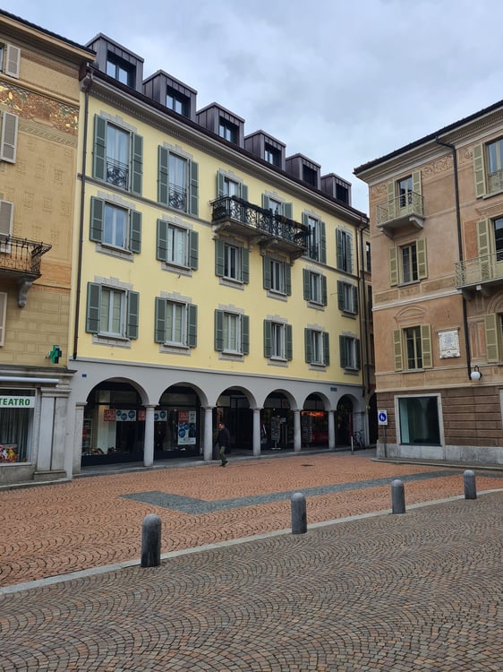 Affascinante 1.5 locali ristrutturato nel cuore di Bellinzona 2