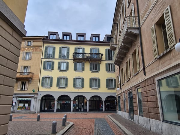 Affascinante 1.5 locali ristrutturato nel cuore di Bellinzona 1