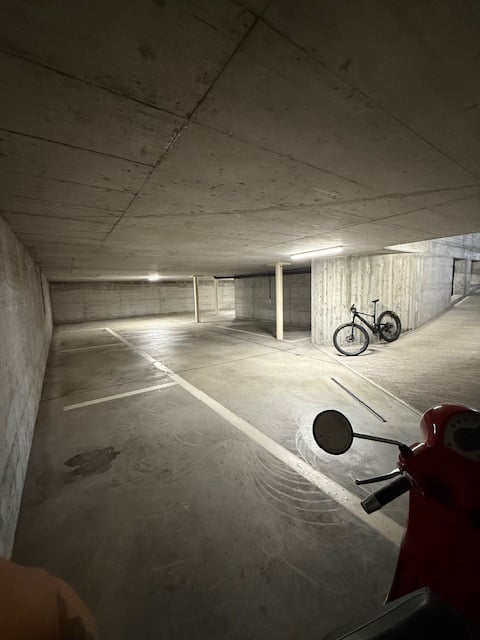 Affittiamo posteggi in autorimessa - zona Stazione FFS Bellinzona 2