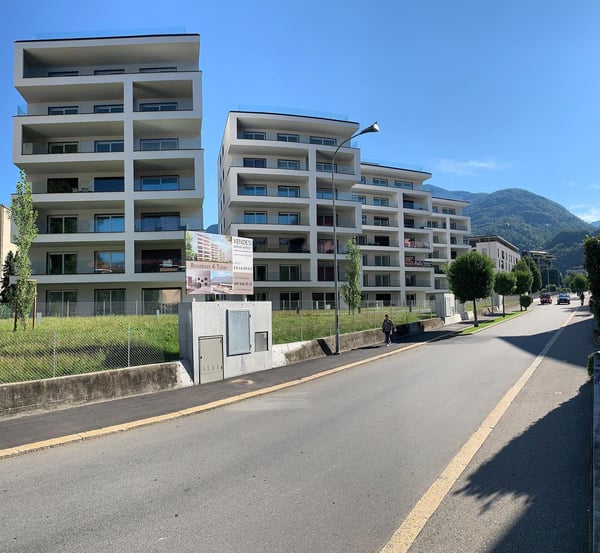 Posti auto coperti in autorimessa – Giubiasco, Viale Stazione 1
