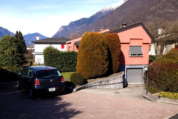 Casa unifamiliare con ampio terreno ad Arbedo-Castione 5