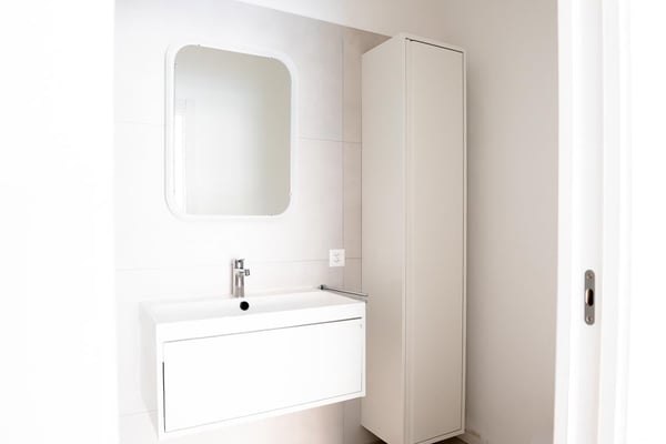 Moderno appartamento 1.5 locali con balcone a Biasca 7