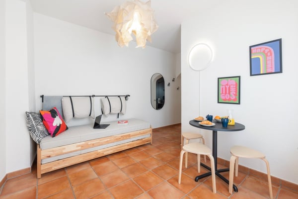 Monolocale arredato e attrezzato con piccola terrazza - Ascona centro 2