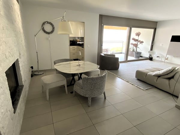 Elegante appartamento di 4 locali con vista lago nel cuore di Ascona 7