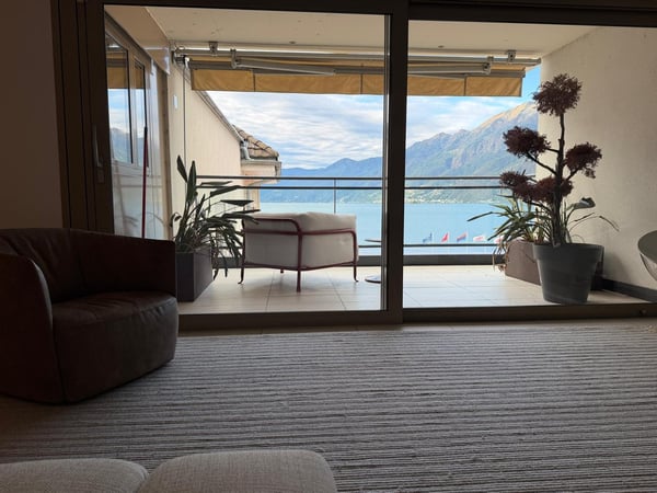 Elegante appartamento di 4 locali con vista lago nel cuore di Ascona 9