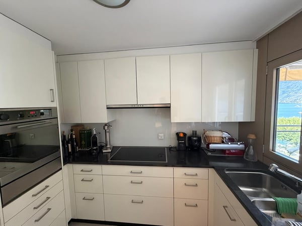 Elegante appartamento di 4 locali con vista lago nel cuore di Ascona 3