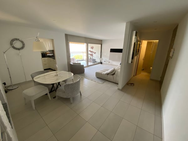 Elegante appartamento di 4 locali con vista lago nel cuore di Ascona 4