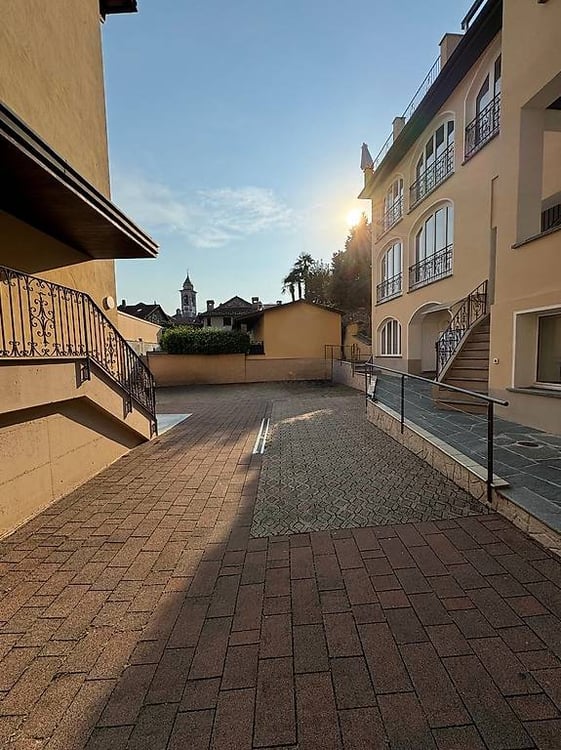 Posteggio esterno in corte privata con barriera 1