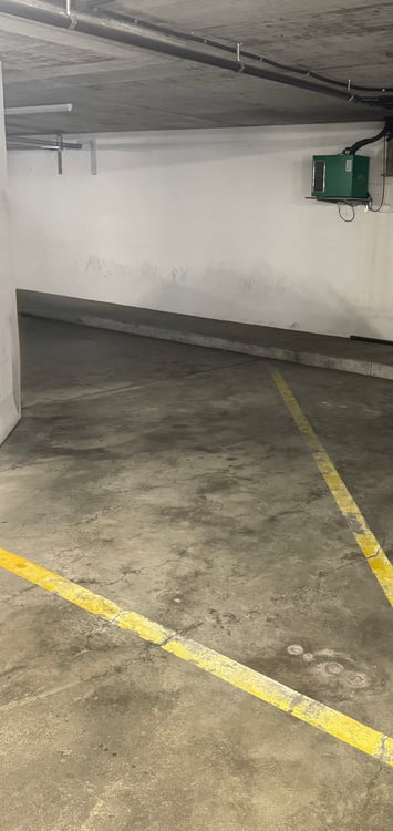 Posto auto sotterraneo in affitto a Riazzino 2