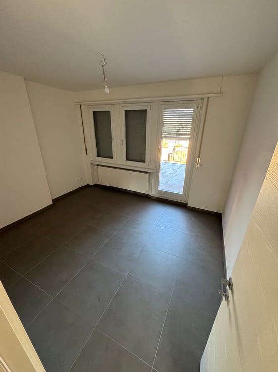 Attico in affitto a Chiasso – Vista panoramica e comfort moderno 6