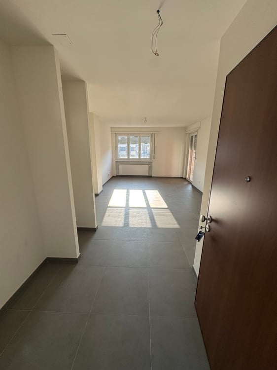Attico in affitto a Chiasso – Vista panoramica e comfort moderno 2