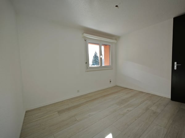 AIROLO - Appartamento luminoso di 3.5 locali al 3° piano con ascensore 6