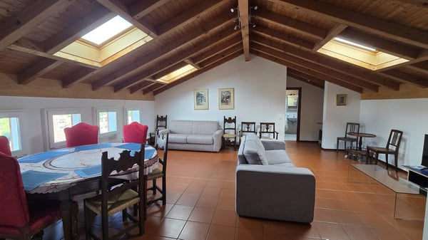 CASLANO - 2.5 locali mansardato 4