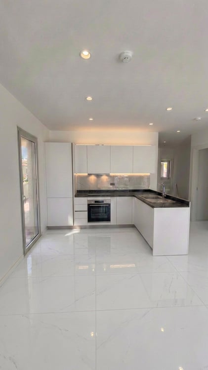 nuovissimo appartamento 3.5 locali con terrazza vista lago 2