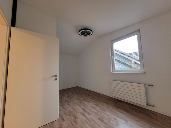 Charmante 1.5-Zimmer-Dachwohnung in Menziken mit Waschturm 4