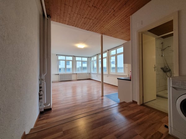 Charmante 2.5-Zimmer-Wohnung in ruhiger Lage von Menziken 2