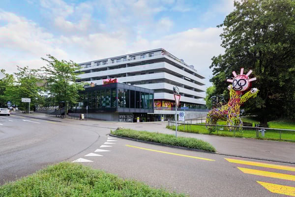 Moderne 1-Zimmer-Wohnung mit Balkon in Wetzikon 1