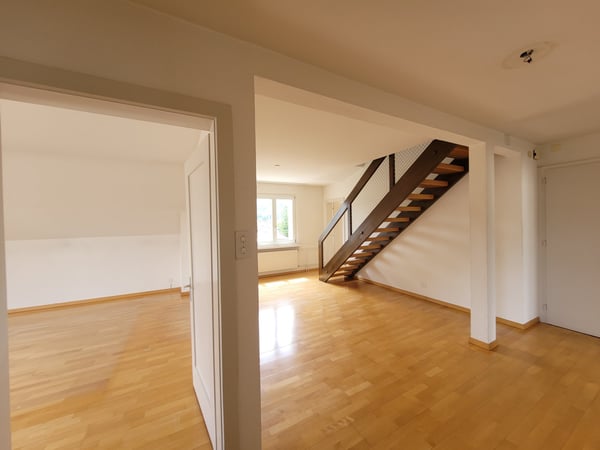 Grosszügige 5.5-Zimmer-Maisonette-Dachwohnung mit Terrasse, Balkon und viel Charme 13