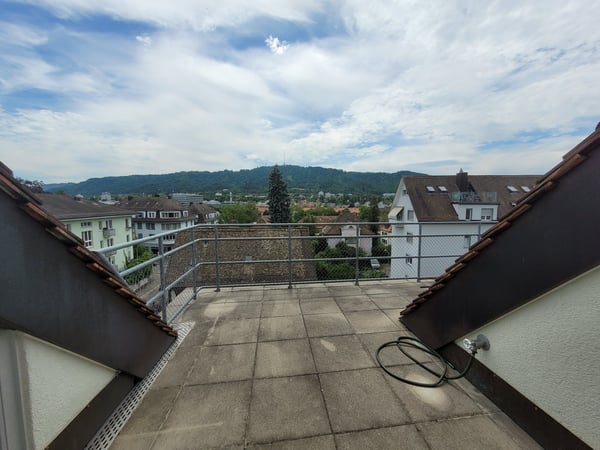 Grosszügige 5.5-Zimmer-Maisonette-Dachwohnung mit Terrasse, Balkon und viel Charme 10