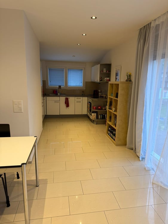 Helle 3.5-Zimmer-Wohnung mit Balkon in Reinach 4