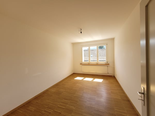 7.5-Zimmer-Wohnung mit Balkon und Waschmaschine 5