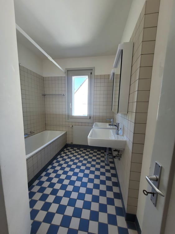 7.5-Zimmer-Wohnung mit Balkon und Waschmaschine 7