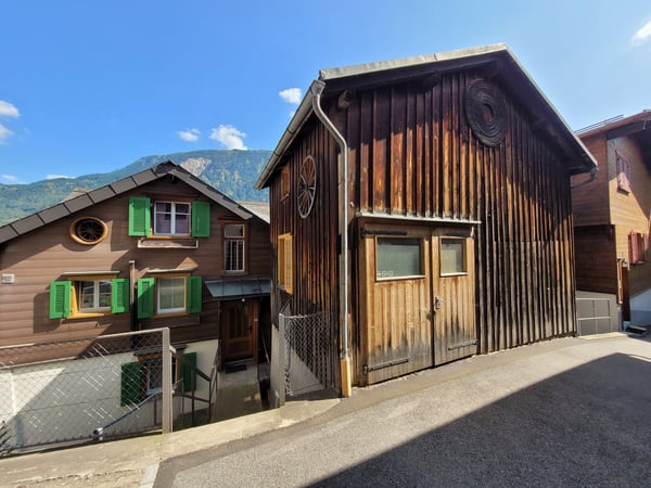 Gewerbelokal mit Rampe und schöner Aussicht in Disentis/Mustér – sofort verfügbar 1