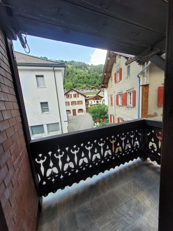 Charmante 3.5-Zimmer-Wohnung im traditionellen Schweizer Haus in Küblis 9