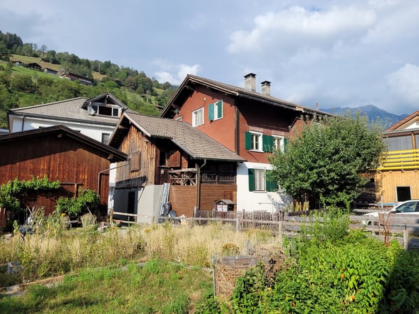 Charmante 3.5-Zimmer-Wohnung im traditionellen Schweizer Haus in Küblis 1