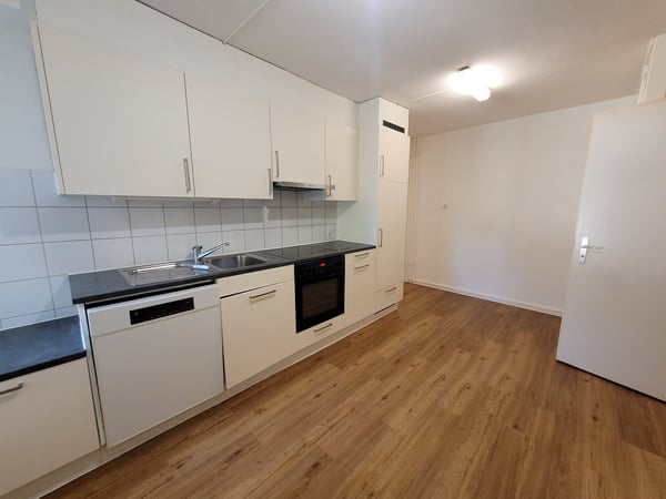 1.5-Zimmer-Wohnung mit Bergblick + separatem Eingang 10