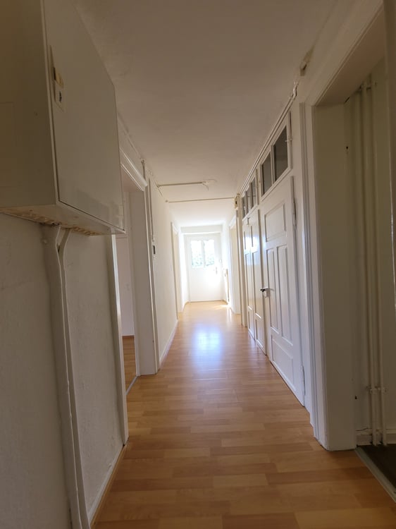 1.5-Zimmer-Wohnung mit Bergblick + separatem Eingang 12
