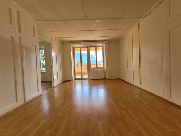 1.5-Zimmer-Wohnung mit Bergblick + separatem Eingang 2