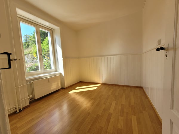 1.5-Zimmer-Wohnung mit Bergblick + separatem Eingang 13