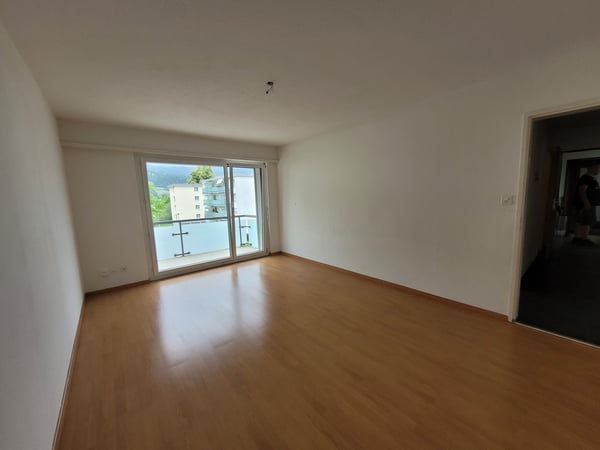 Helle 4.5-Zimmer-Wohnung mit Balkon und schöner Aussicht in Ulisbach 6